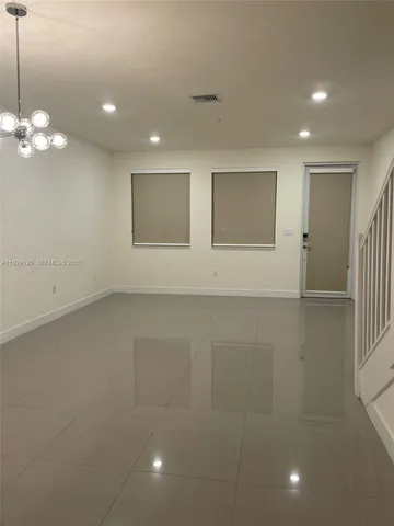 a view of empty room with window