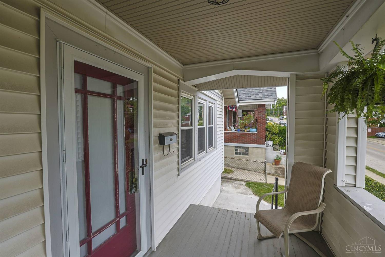 5719 Lester Road Cincinnati, OH 45213 - Photo 3 of 29