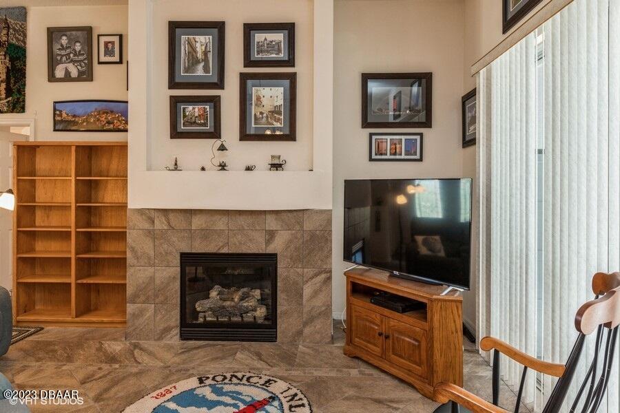 78 Jennifer Circle Ponce Inlet, FL 32127 - Photo 11 of 33 Propane Fireplace