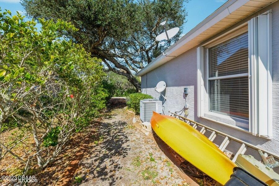 78 Jennifer Circle Ponce Inlet, FL 32127 - Photo 31 of 33 Side Yard