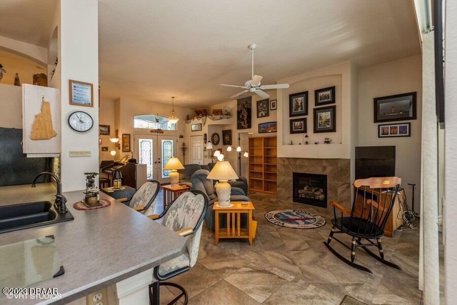 78 Jennifer Circle Ponce Inlet, FL 32127 - Photo 5 of 33 Living Room