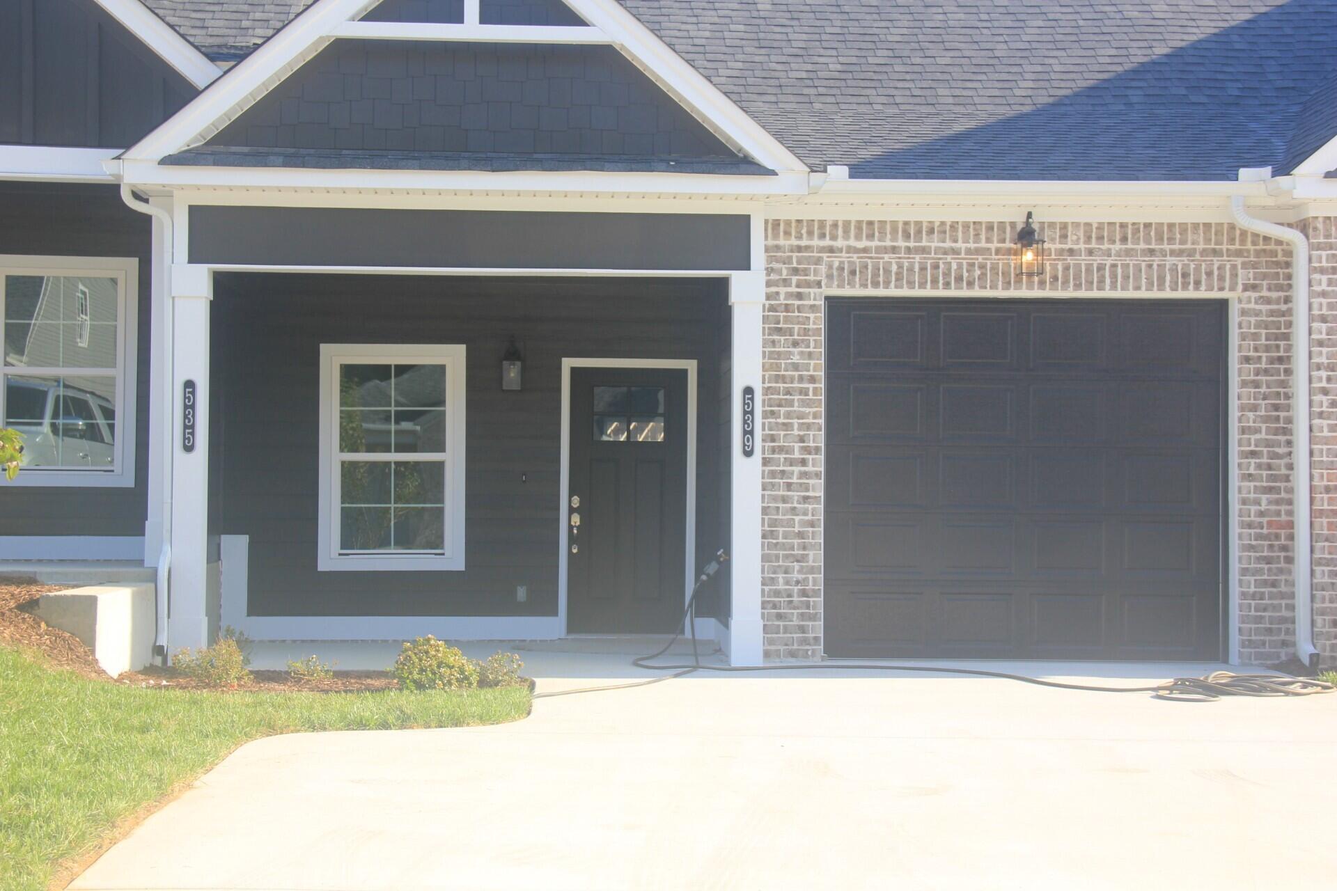 539 Northeast Bellingham Dr