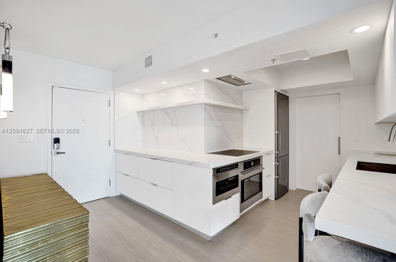 90 Alton Road, Unit 2407 Miami Beach, FL 33139 - Photo 40 of 78 Gallery Image 40