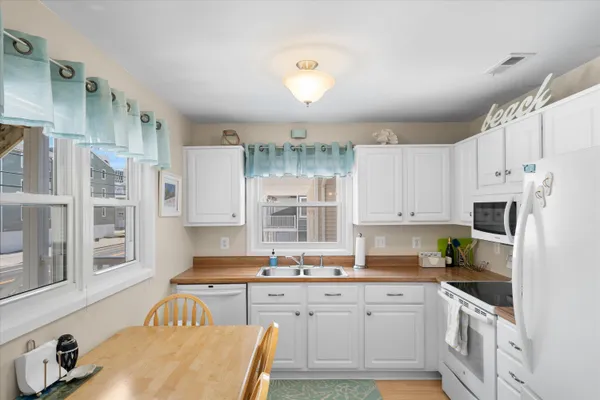 $899,999 | 3502 Landis Avenue, Unit 1, Sea Isle City, NJ 08243