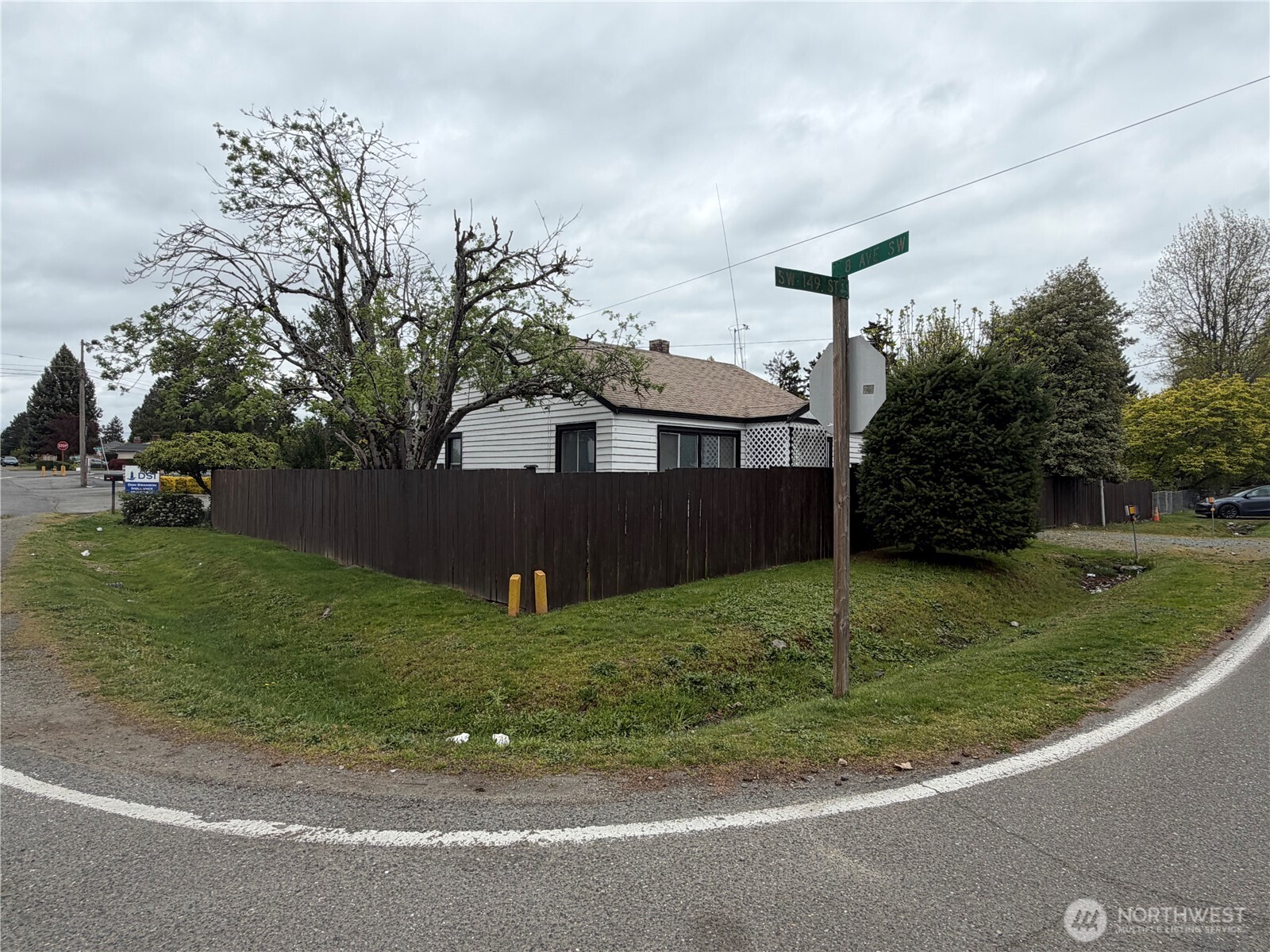 656 Southwest 149th Street Burien, WA 98166 - Photo 3 of 11