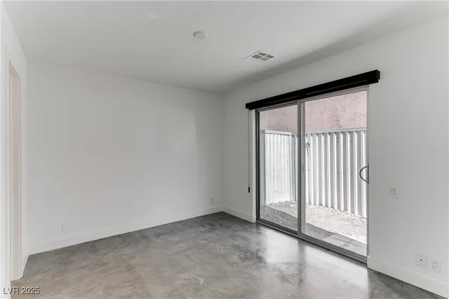 $2,194 | 254 Tower Street, Las Vegas, NV 89101