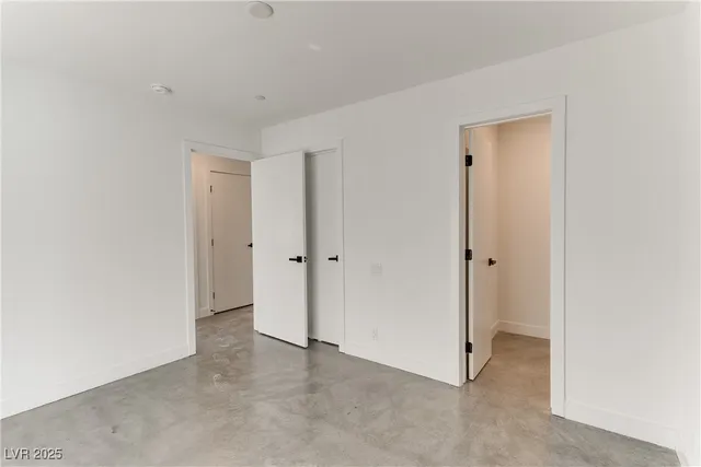 $2,194 | 254 Tower Street, Las Vegas, NV 89101