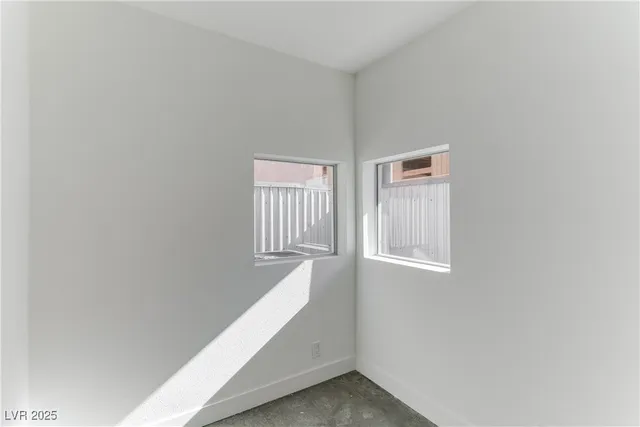 $2,194 | 254 Tower Street, Las Vegas, NV 89101