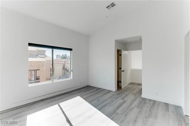 $2,194 | 254 Tower Street, Las Vegas, NV 89101