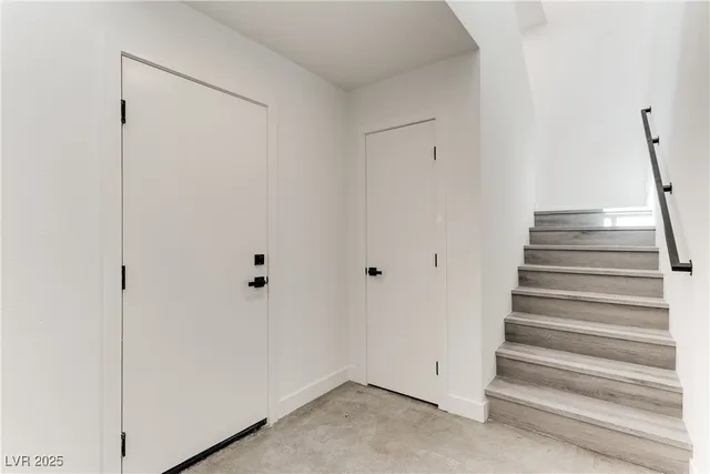 $2,194 | 254 Tower Street, Las Vegas, NV 89101