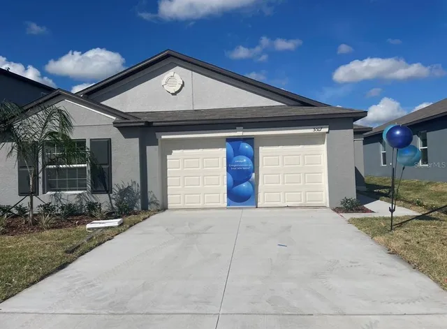 $2,550 | 5517 Blue Azure Drive, Wimauma, FL 33598