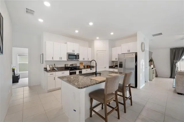 $2,550 | 5517 Blue Azure Drive, Wimauma, FL 33598