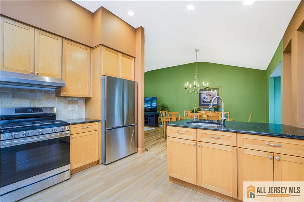 11 Agate Road East Brunswick, NJ 08816 - Photo 18 of 49