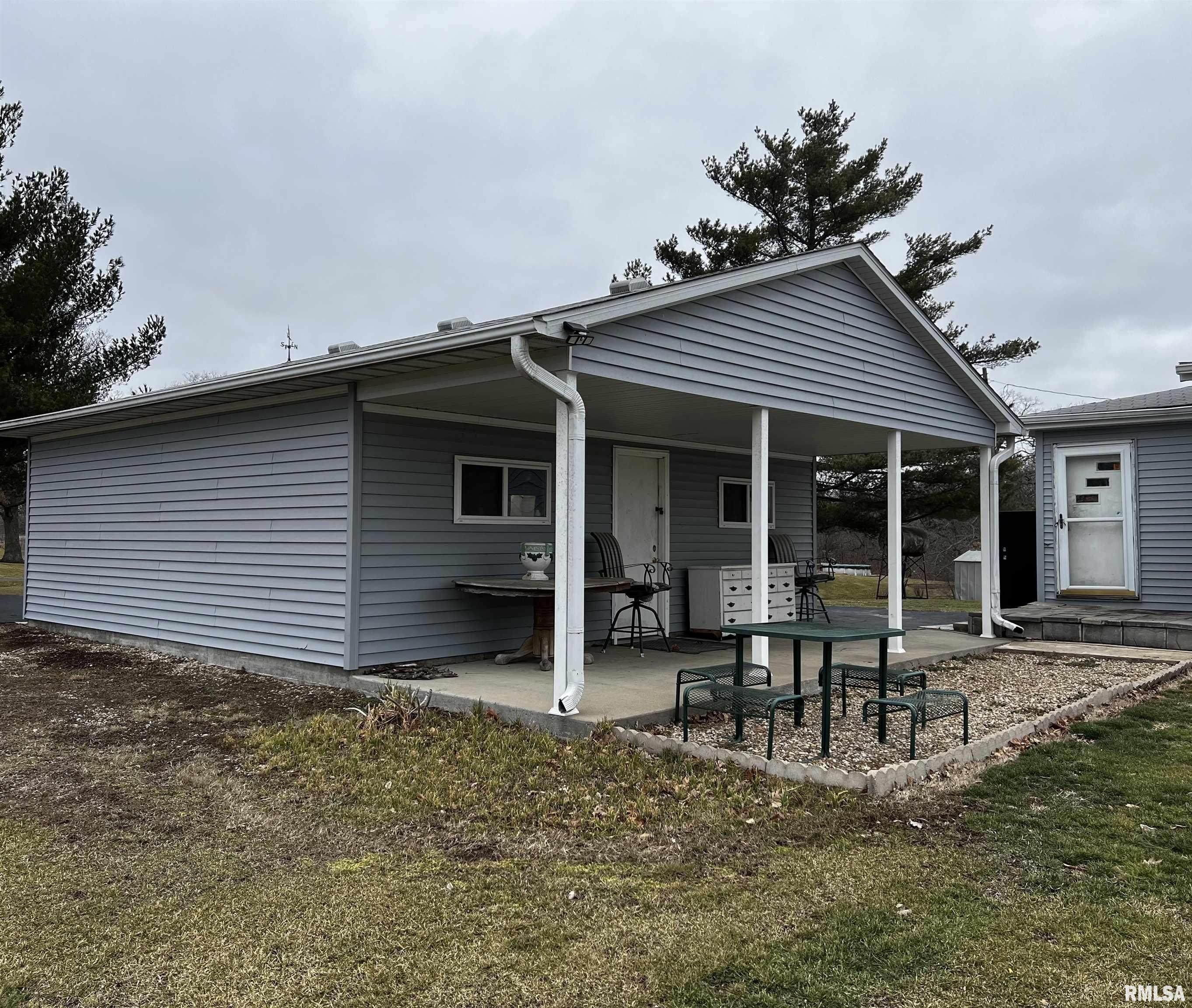 10 East Shaw Road Bushnell, IL 61422 - Photo 2 of 8