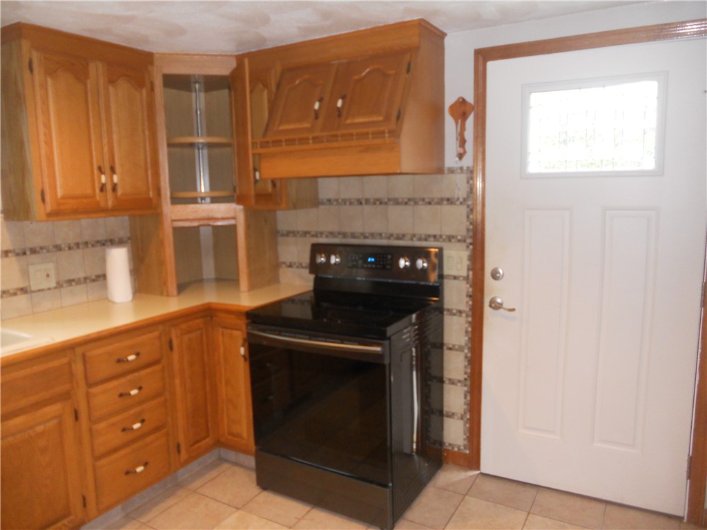 20 Anchorage Road Narragansett, RI 02882 - Photo 5 of 26 lazy susan