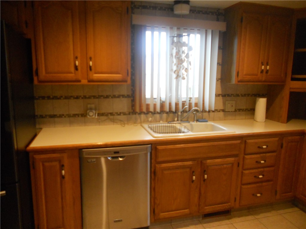 20 Anchorage Road Narragansett, RI 02882 - Photo 6 of 26