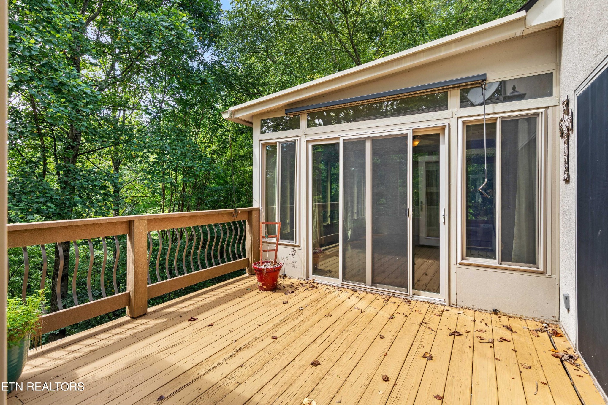 309 Bullrun Valley Drive Heiskell, TN 37754 - Photo 22 of 49 a view of balcony with wooden floor and fence