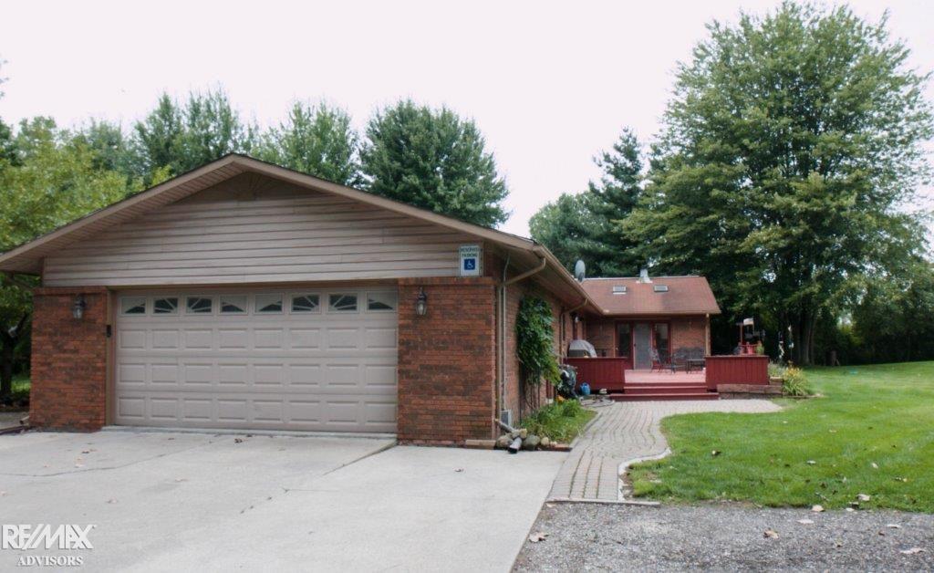 9364 Arnold Road Fair Haven, MI 48023 - Photo 13 of 40 31358198-12.JPG