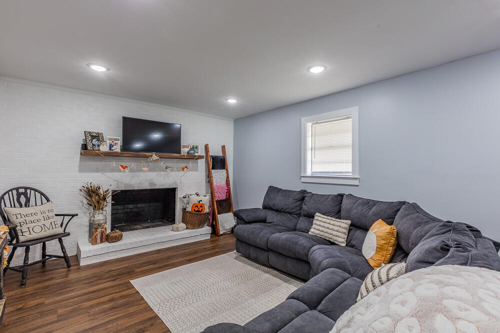 107 Pleasant Hill Drive Dalton, GA 30721 - Photo 13 of 31 107 Pleasant Hill Drive HD-21