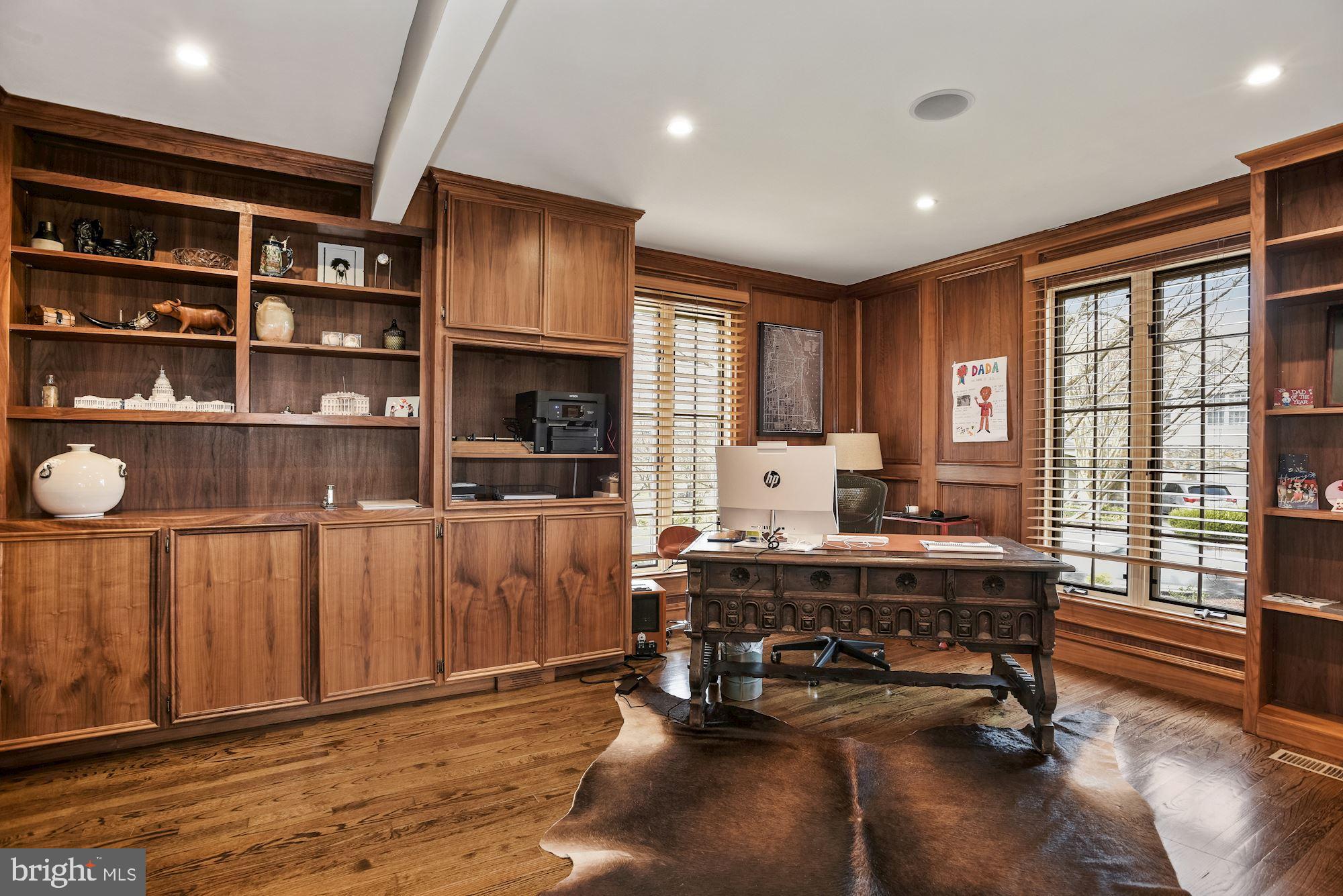 6313 Old Chesterbrook Road McLean, VA 22101 - Photo 19 of 51 Library/ Office