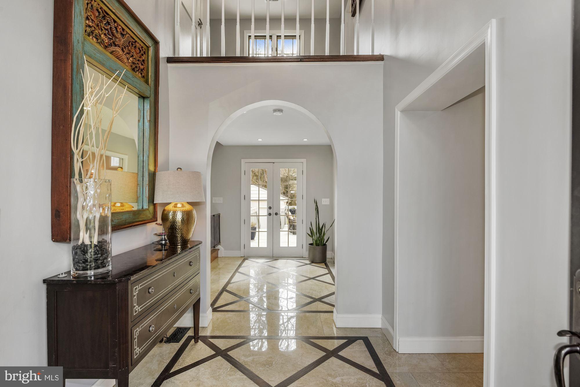 6313 Old Chesterbrook Road McLean, VA 22101 - Photo 3 of 51 2 Story Foyer