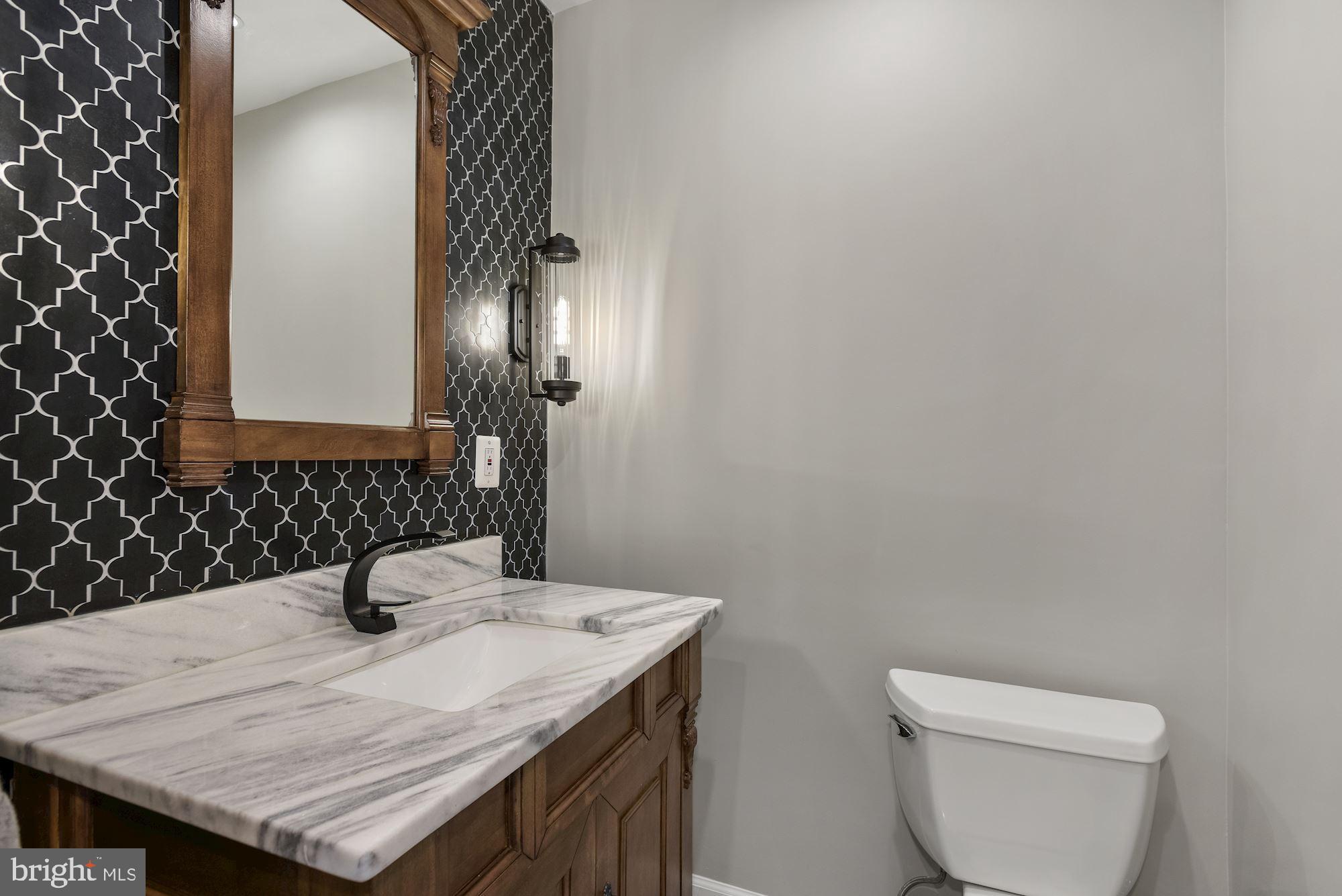 6313 Old Chesterbrook Road McLean, VA 22101 - Photo 22 of 51 Powder Room