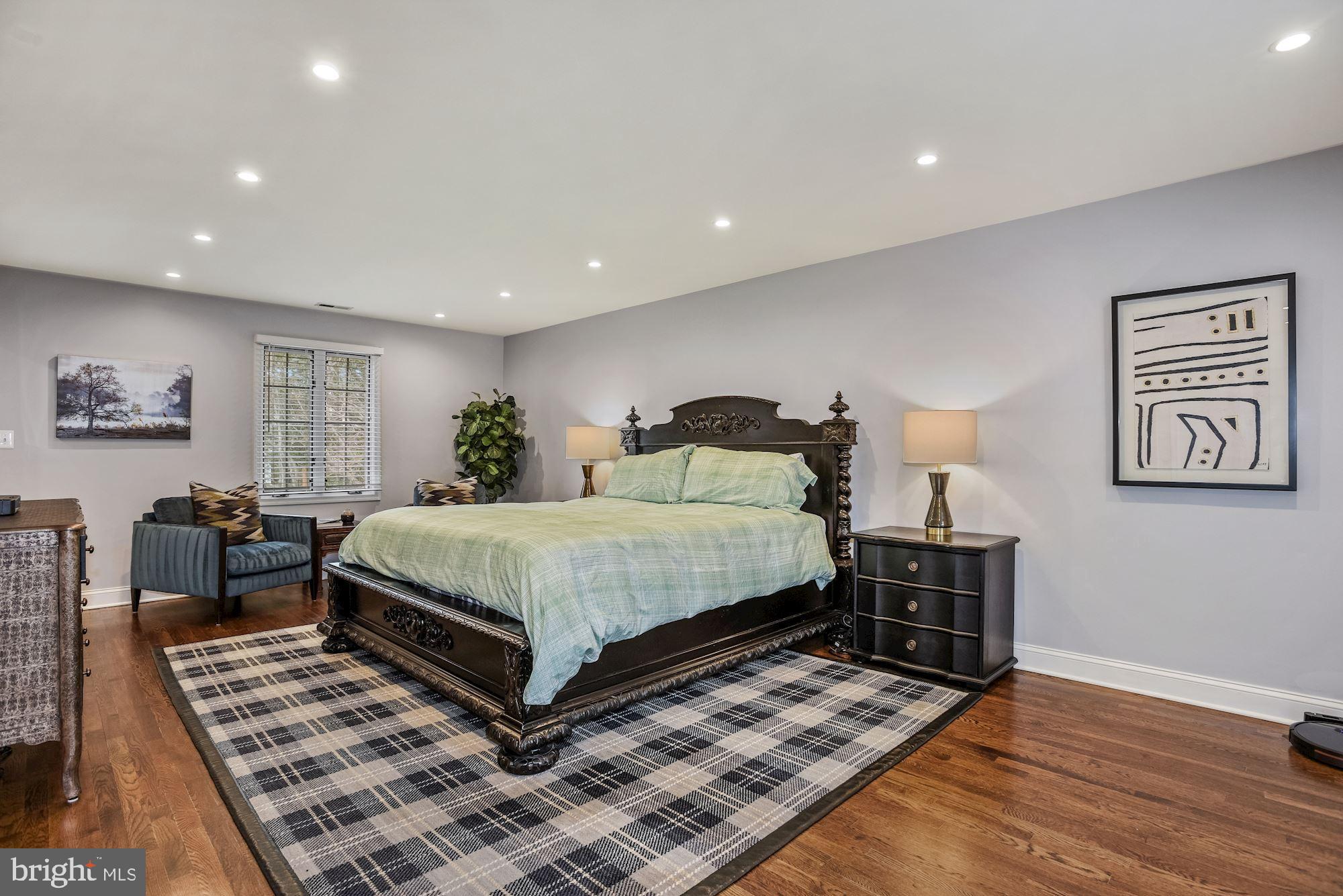 6313 Old Chesterbrook Road McLean, VA 22101 - Photo 29 of 51 Owner's Suite