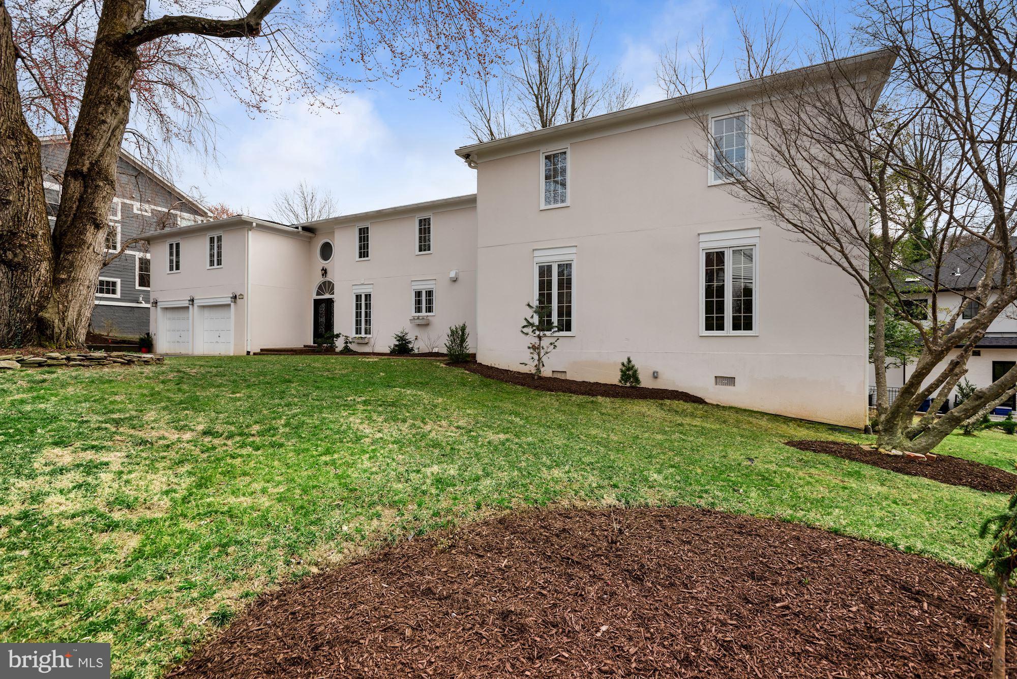 6313 Old Chesterbrook Road McLean, VA 22101 - Photo 49 of 51 Exterior - Front