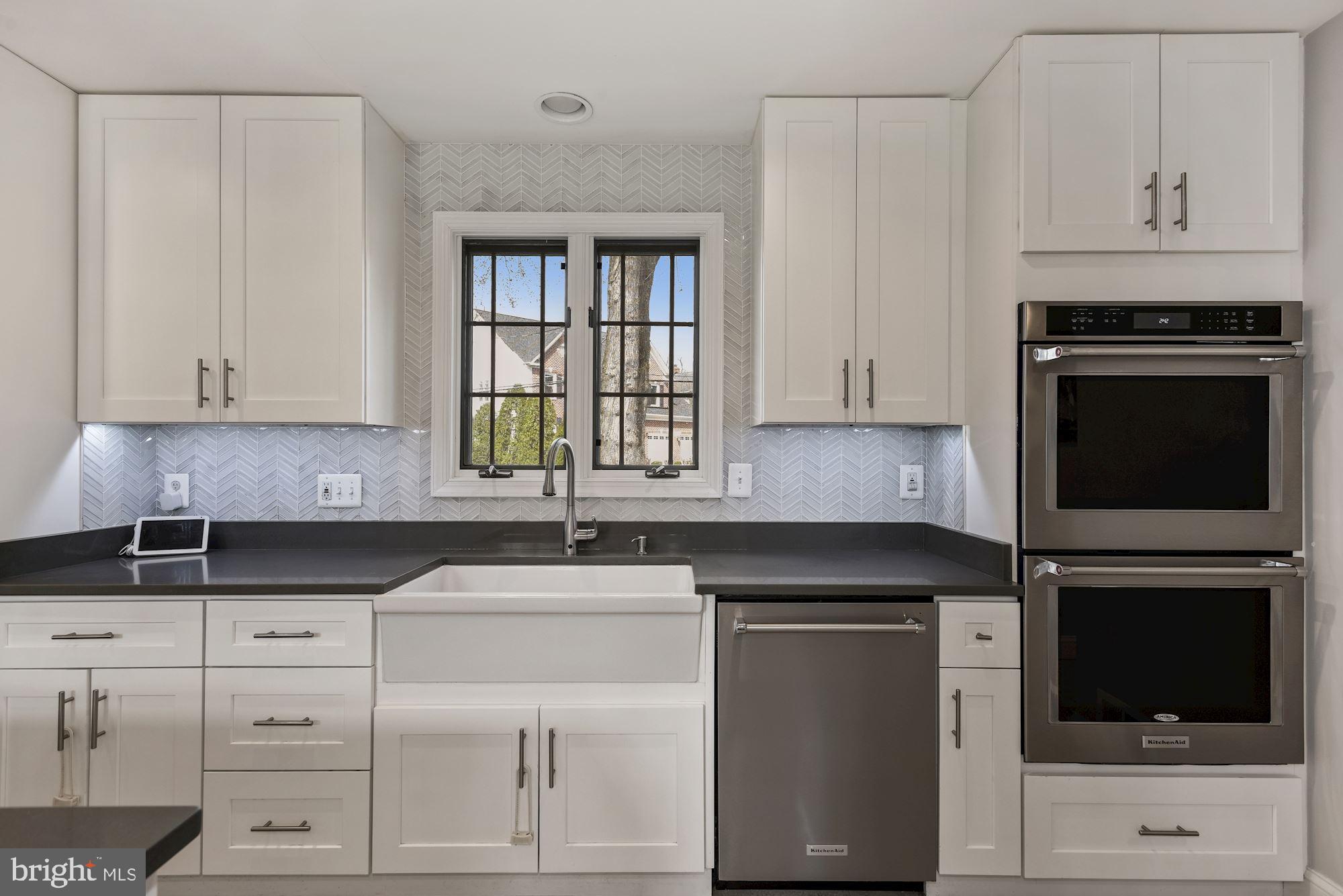 6313 Old Chesterbrook Road McLean, VA 22101 - Photo 10 of 51 Kitchen