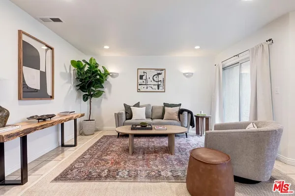 $475,000 | 7651 Reseda Boulevard, Unit 3T, Reseda, CA 91335