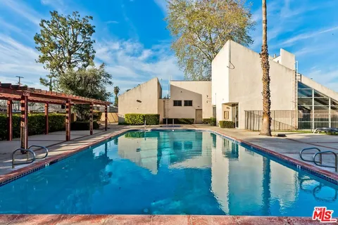 $475,000 | 7651 Reseda Boulevard, Unit 3T, Reseda, CA 91335