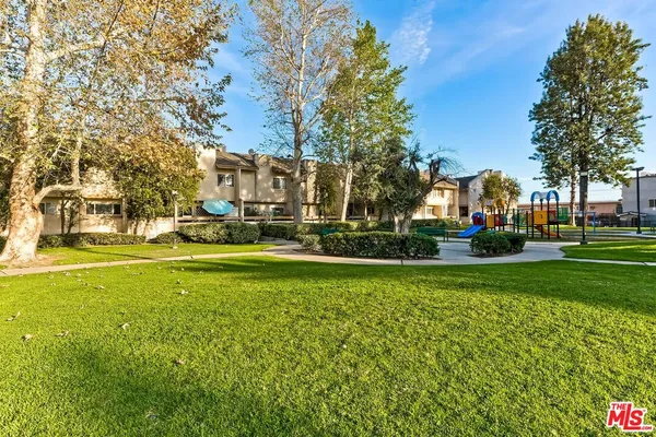 $435,000 | 7651 Reseda Boulevard, Unit 3T, Reseda, CA 91335