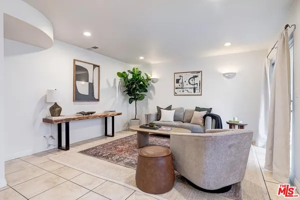 $435,000 | 7651 Reseda Boulevard, Unit 3T, Reseda, CA 91335