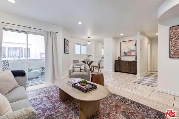 $435,000 | 7651 Reseda Boulevard, Unit 3T, Reseda, CA 91335