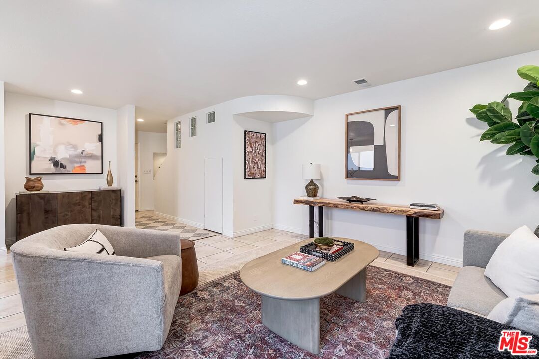 7651 Reseda Boulevard, Unit 3T Reseda, CA 91335 - Photo 5 of 24