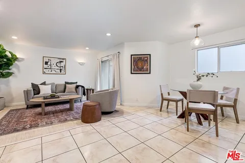 $475,000 | 7651 Reseda Boulevard, Unit 3T, Reseda, CA 91335