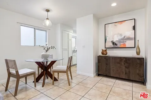 $475,000 | 7651 Reseda Boulevard, Unit 3T, Reseda, CA 91335