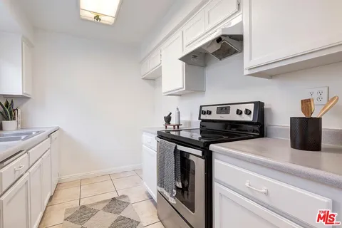 $475,000 | 7651 Reseda Boulevard, Unit 3T, Reseda, CA 91335