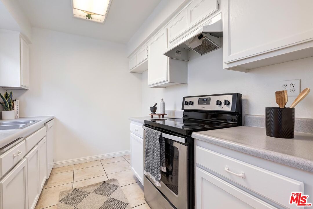 7651 Reseda Boulevard, Unit 3T Reseda, CA 91335 - Photo 10 of 24