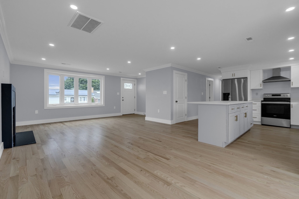 37 Wentworth Road Revere, MA 02151 - Photo 11 of 33 Gallery Image 11