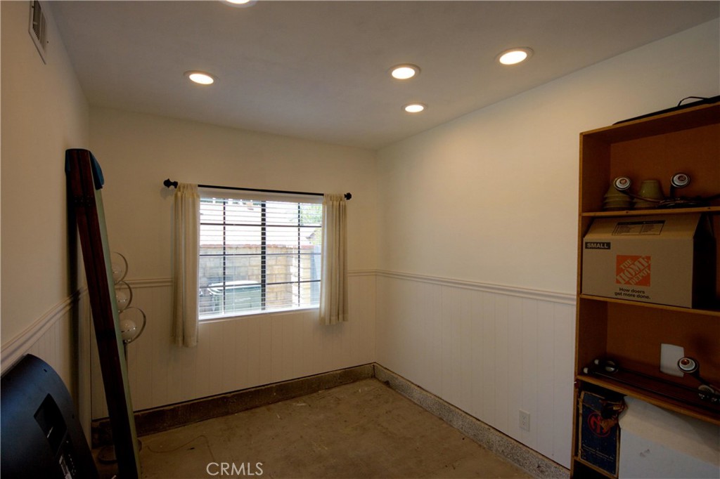 28015 Tupelo Ridge Drive Valencia, CA 91354 - Photo 28 of 41 Second Office/Storage/Gym, Workshop or Hobby/Work Room in garage