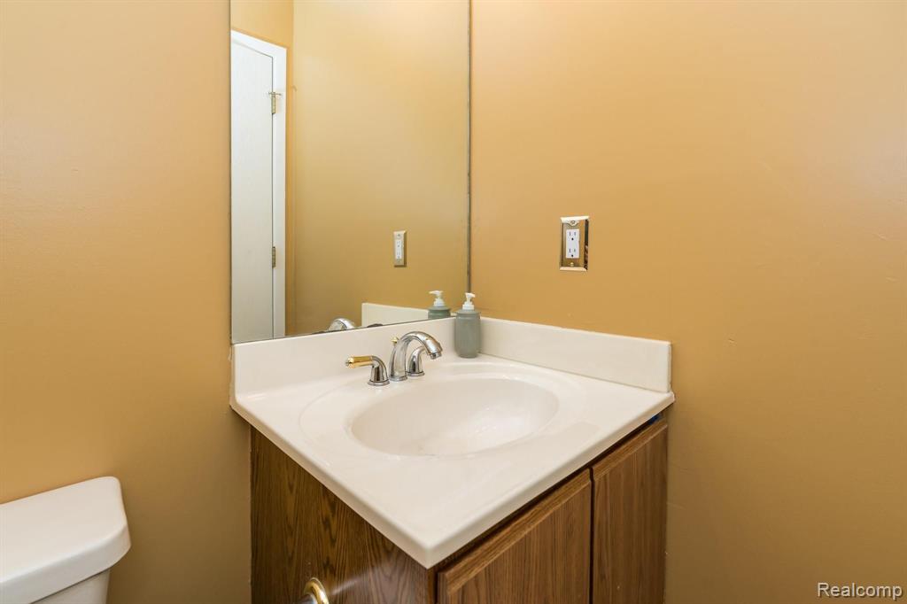 618 Byron Court Rochester Hills, MI 48307 - Photo 17 of 31