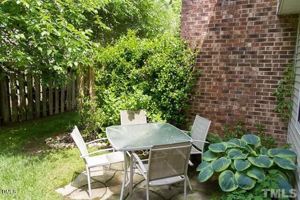 $1,800 | 220 Elizabeth Street, Unit G10, Chapel Hill, NC 27514