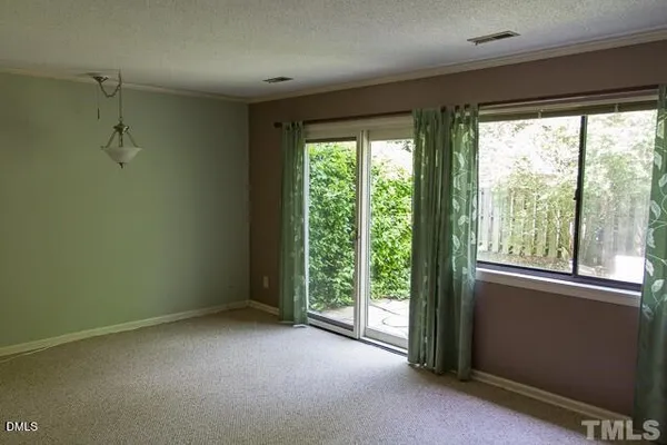 $1,800 | 220 Elizabeth Street, Unit G10, Chapel Hill, NC 27514