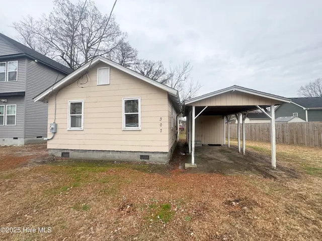 $1,317 | 307 West Cypress Street, Elizabeth City, NC 27909