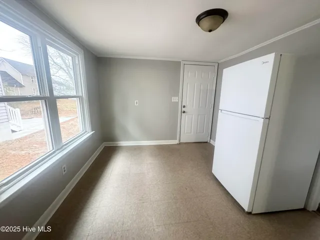 $1,317 | 307 West Cypress Street, Elizabeth City, NC 27909