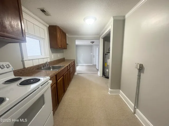 $1,317 | 307 West Cypress Street, Elizabeth City, NC 27909