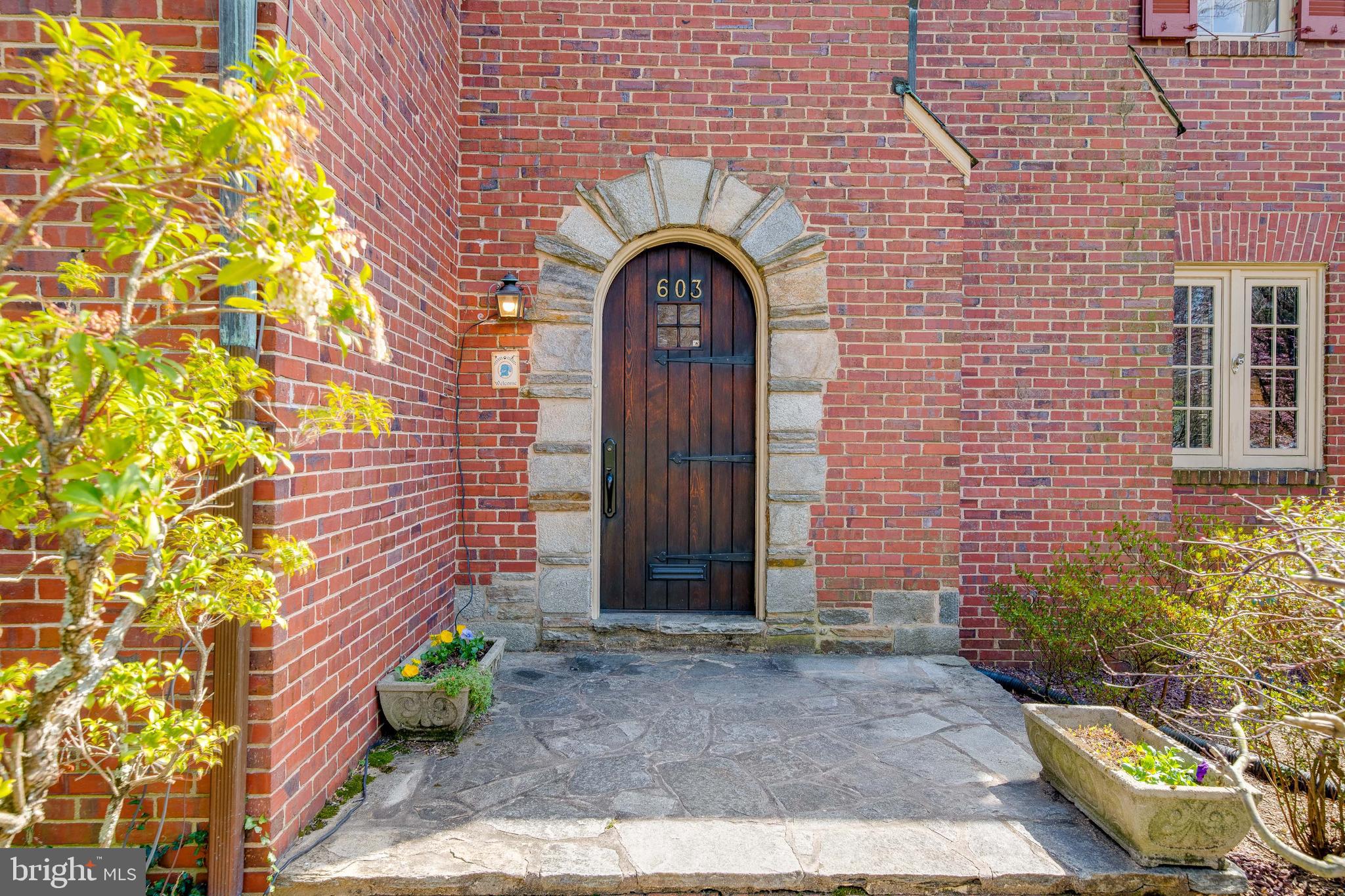 603 Stoneleigh Road Baltimore, MD 21212 - Photo 4 of 42