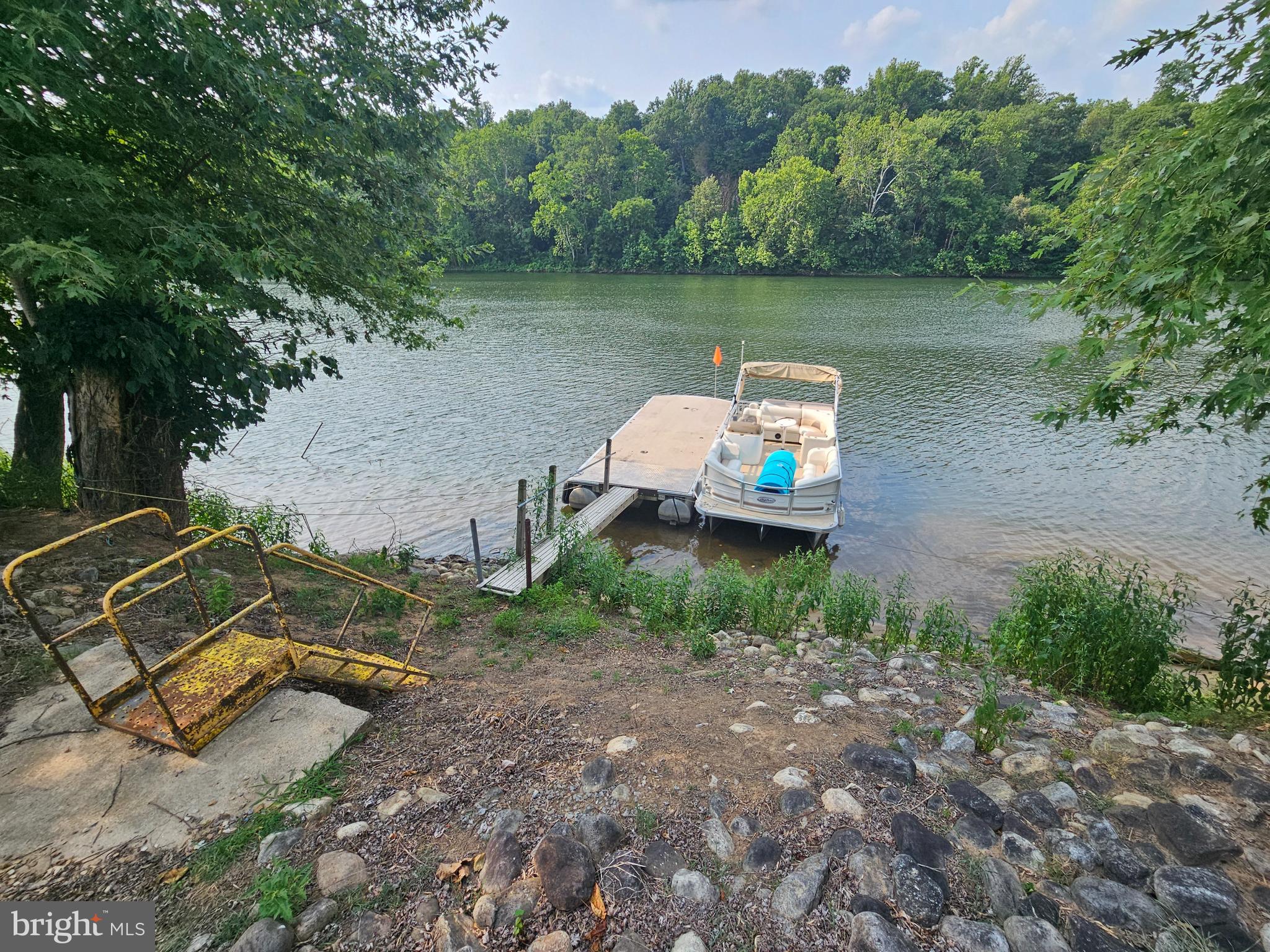 47 Boo Boo Boulevard Falling Waters, WV 25419 - Photo 4 of 33