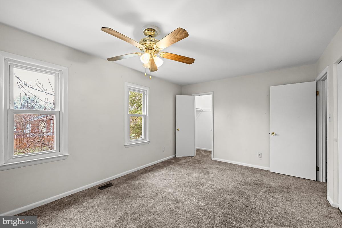 124 Marlow Street Southwest Leesburg, VA 20175 - Photo 28 of 37 a view of an empty room and window